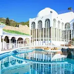 Villa Via Real 78 *
